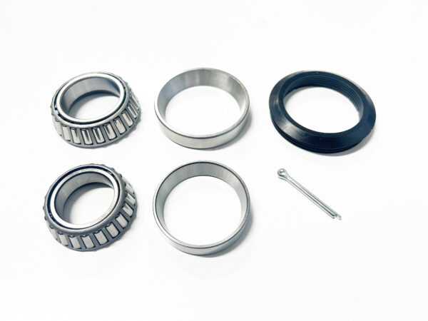 XJ40 FRONT WHEEL BEARING KIT - JLM1707