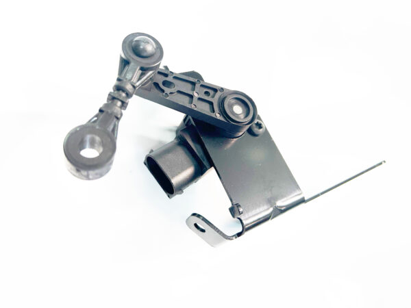 XJ SUSPENSION HEIGHT SENSOR RIGHT HAND FRONT - C2D23152